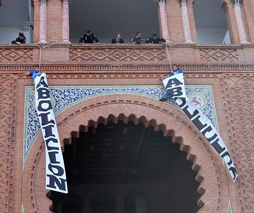 timeline_500x420_bullfighting_banner_madrid_2008_spain