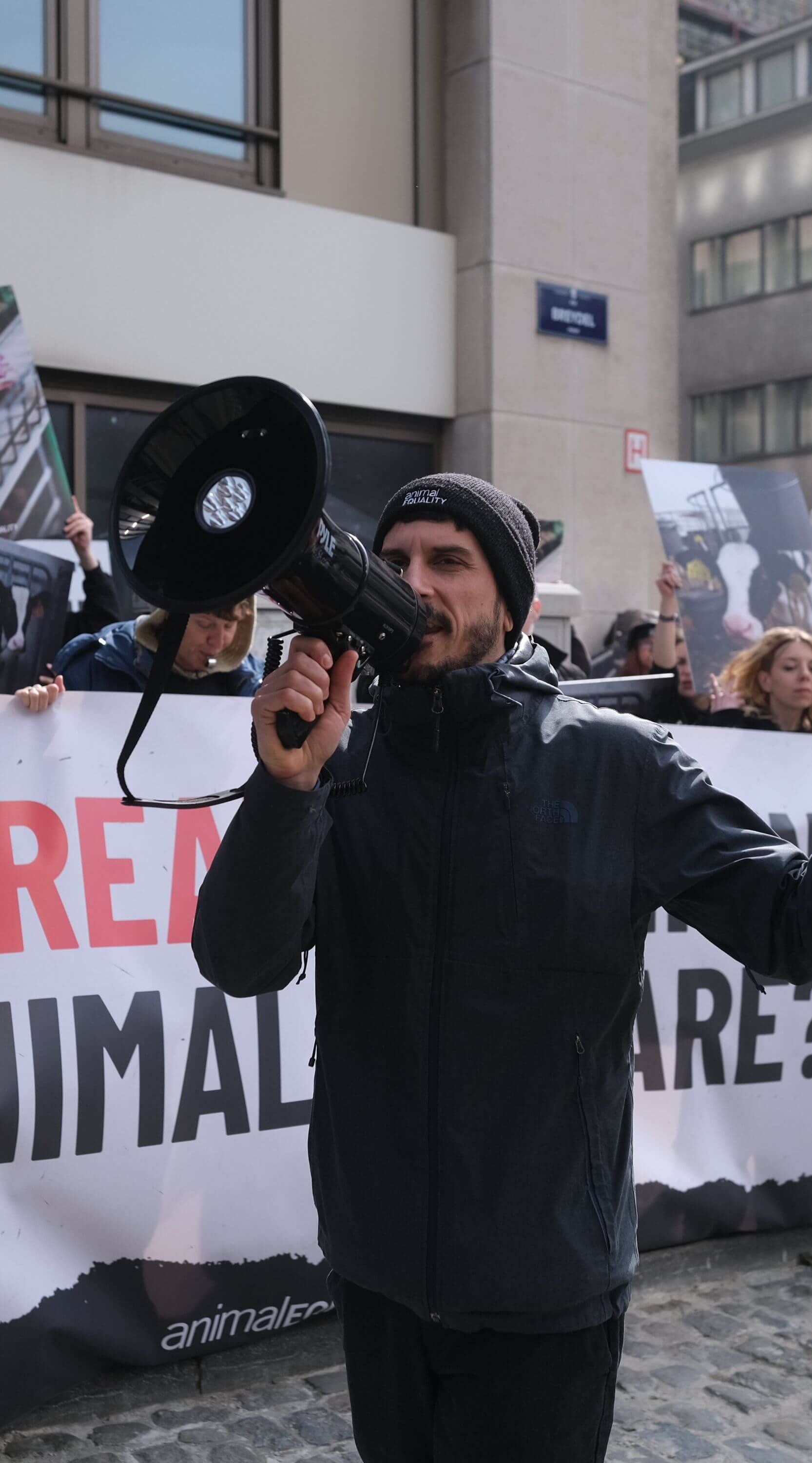 Activists at the doors of Olivér Várhelyi, EU Commissioner for Health and Animal Welfare